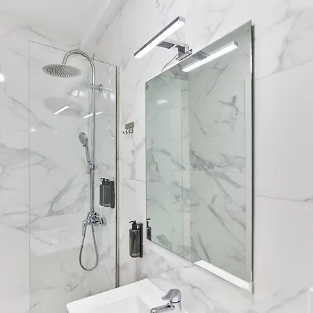 Carmen By Gaiarooms Guest house